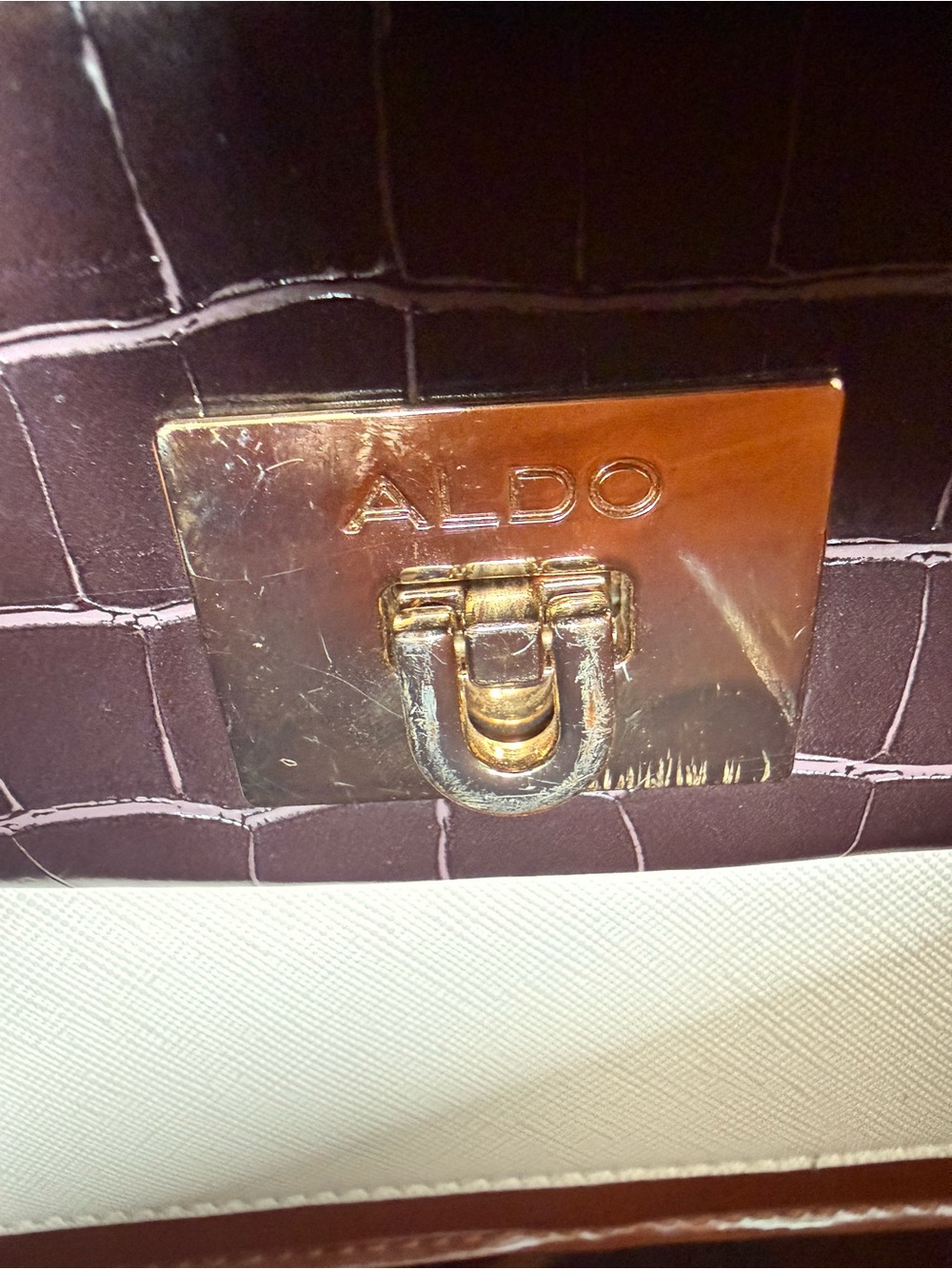ALDO Tricolor Croc-texture Crossbody Bag with Gold Chain Strap - Picture 10 of 11